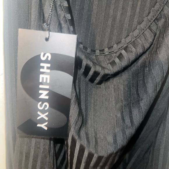 NWT!! SHEIN open back romper - Picture 4 of 5